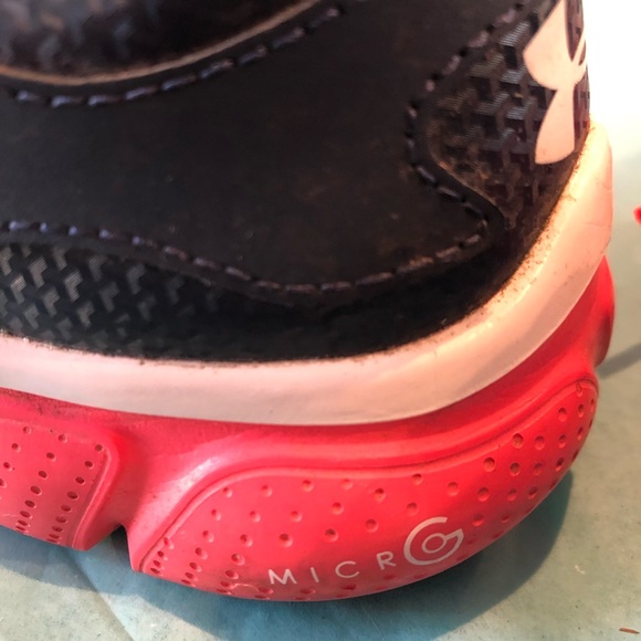 Under Armour shoe Youth 3.5/EU 35.5/ Women 5-5.5 - Picture 6 of 11